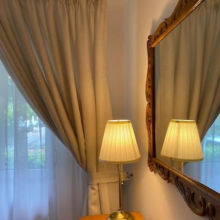 Lovely & Quiet 1-Bedroom Condo With Free Parking บูคาเรสต์ ภายนอก รูปภาพ